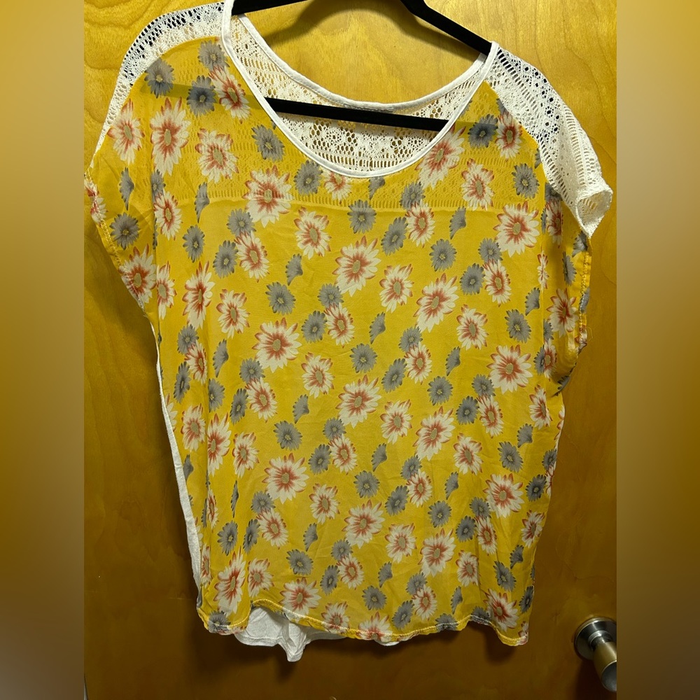 Claudia Richard Sunflower Crochet Top ✨FREE with bundle✨
